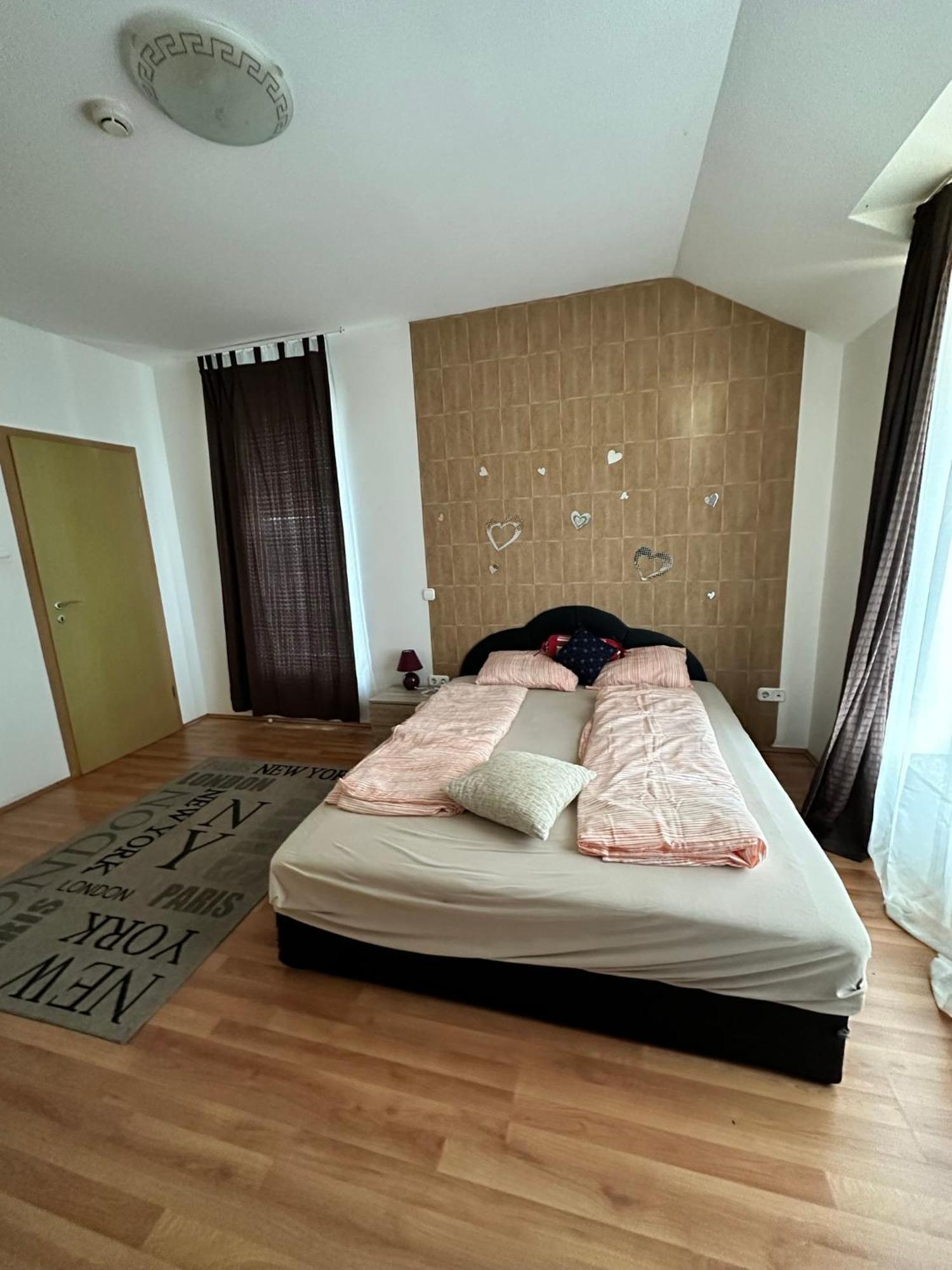 Velvet Motel Hegyeshalom Bagian luar foto
